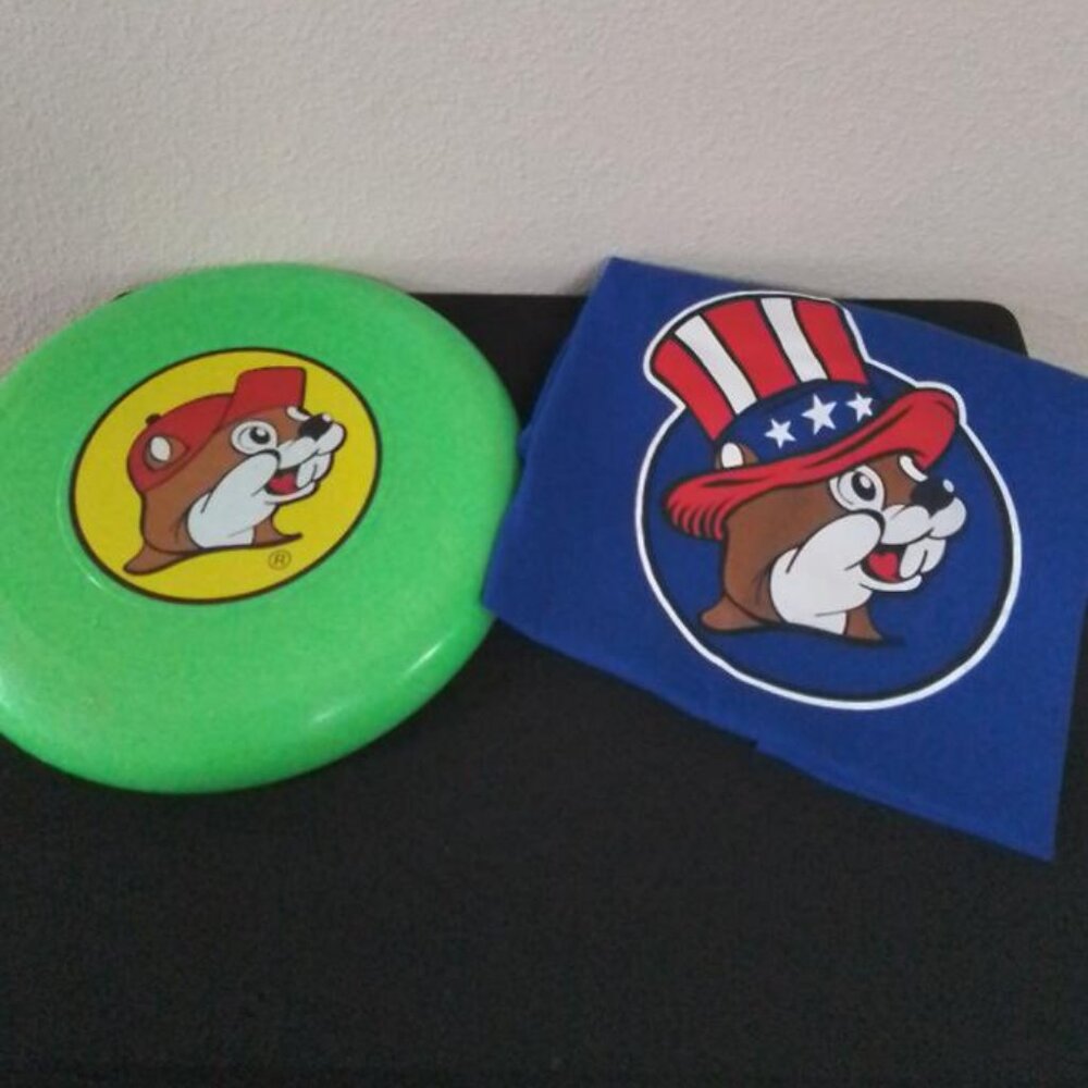 Buc-cee's 4th of July Let Freedom Ring T-shirt Medium w/Flying Disc